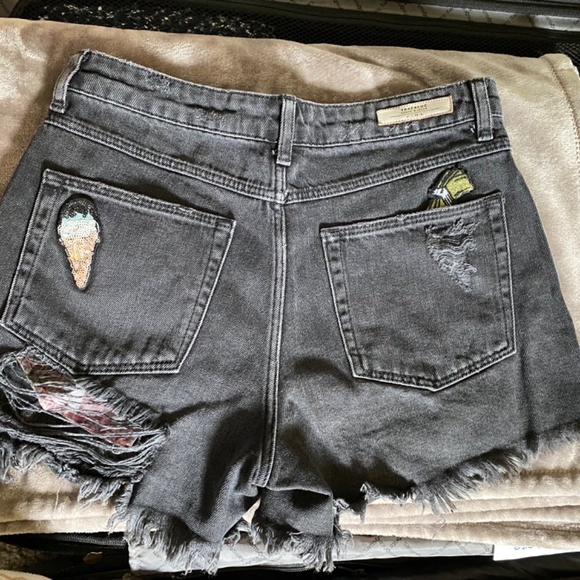 Zara Jean Shorts - Picture 2 of 3